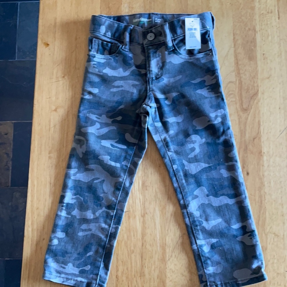 Boys camo pants 3 yrs